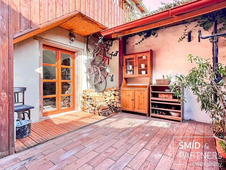 Prodej rodinného domu 187 m², pozemek 111 m² - foto 4