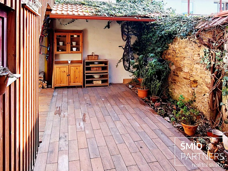 Prodej rodinného domu 187 m², pozemek 111 m² - foto 5