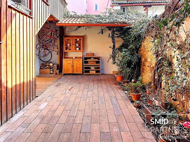 Prodej rodinného domu 187 m², pozemek 111 m² - foto 6