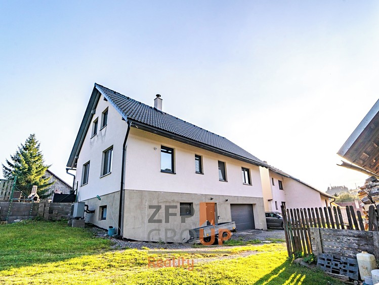 Prodej rodinného domu 164 m², pozemek 1 026 m² - foto 2