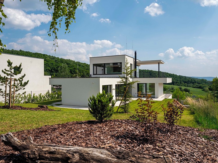Prodej rodinného domu 239 m², pozemek 934 m² - foto 2