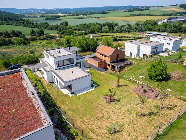 Prodej rodinného domu 239 m², pozemek 934 m² - foto 4