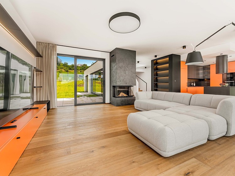 Prodej rodinného domu 239 m², pozemek 934 m² - foto 7