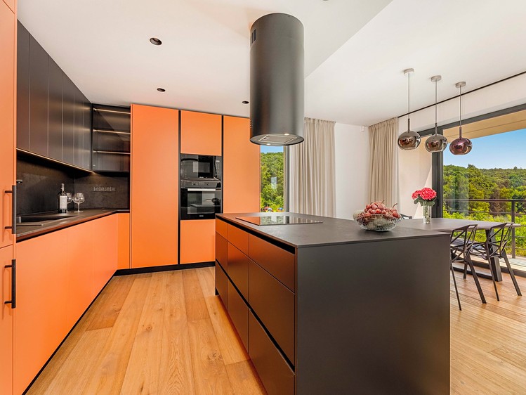 Prodej rodinného domu 239 m², pozemek 934 m² - foto 5