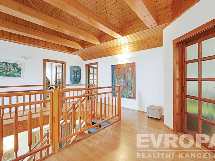 Prodej rodinného domu 350 m², pozemek 1 991 m² - foto 5