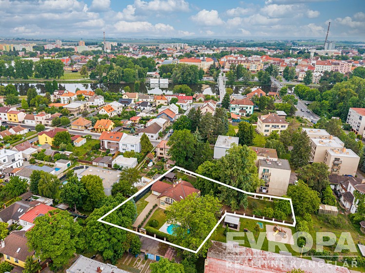 Prodej rodinného domu 350 m², pozemek 1 991 m² - foto 6