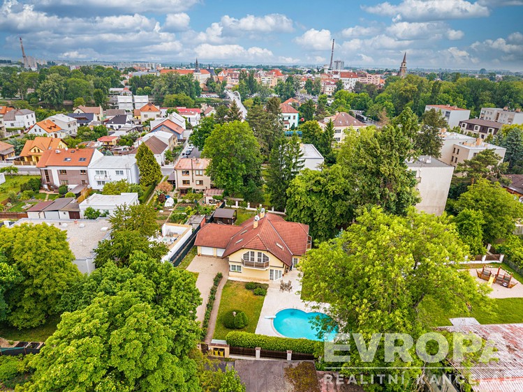 Prodej rodinného domu 350 m², pozemek 1 991 m² - foto 7
