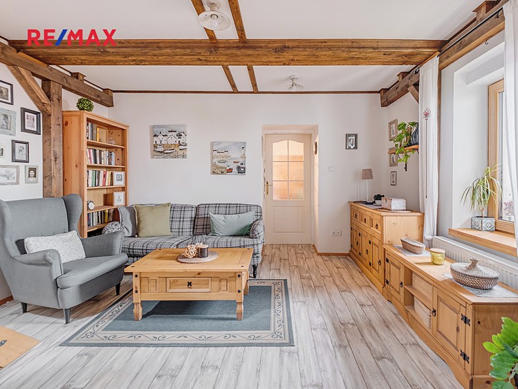 Prodej rodinného domu 130 m², pozemek 334 m² - foto 2