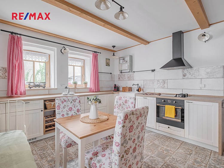 Prodej rodinného domu 130 m², pozemek 334 m² - foto 8