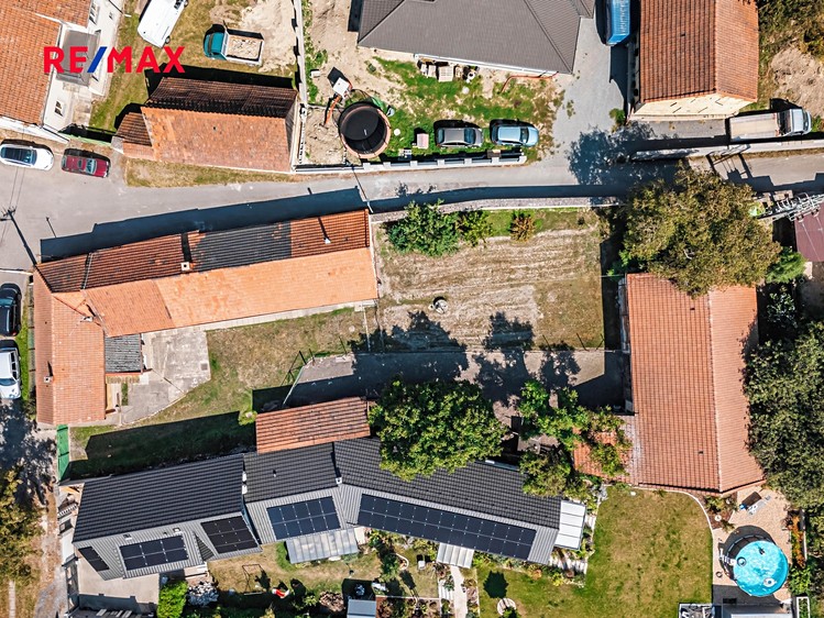 Prodej rodinného domu 162 m², pozemek 957 m² - foto 2