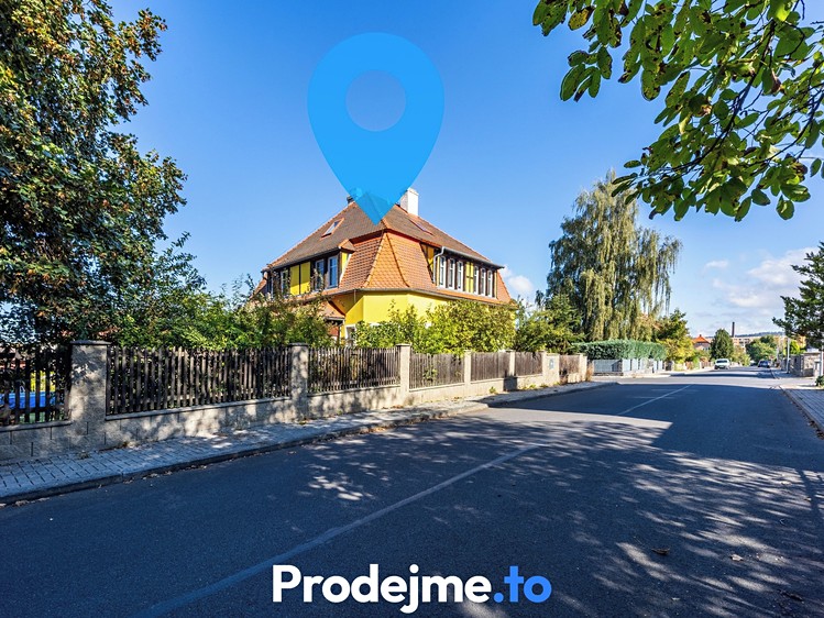 Prodej vily 220 m², pozemek 949 m² - foto 1