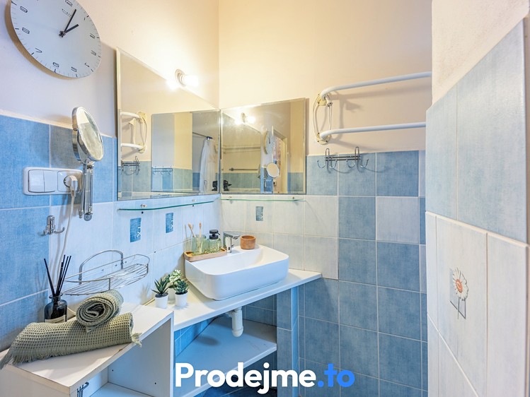 Prodej vily 220 m², pozemek 949 m² - foto 8