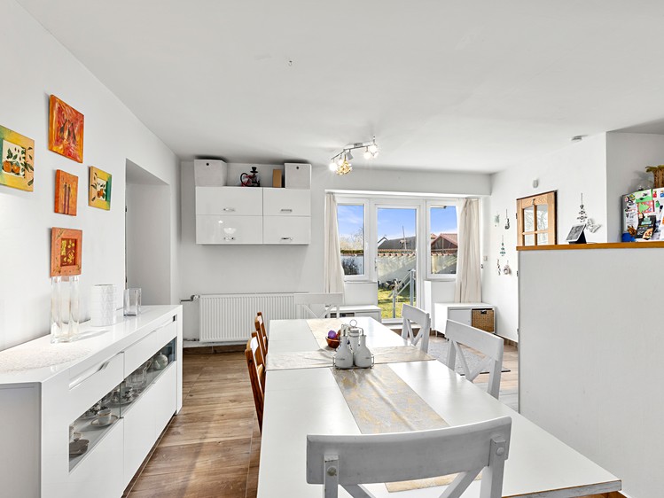 Prodej rodinného domu 180 m², pozemek 812 m² - foto 1