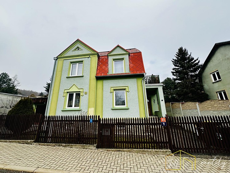 Prodej rodinného domu 140 m², pozemek 522 m² - foto 1