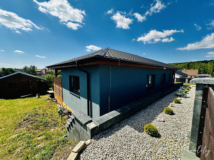 Prodej rodinného domu 120 m², pozemek 740 m² - foto 2
