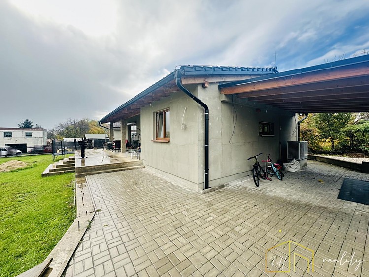 Prodej rodinného domu 95 m², pozemek 885 m² - foto 2