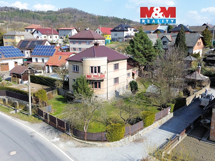 Prodej rodinného domu 230 m², pozemek 862 m² - foto 1