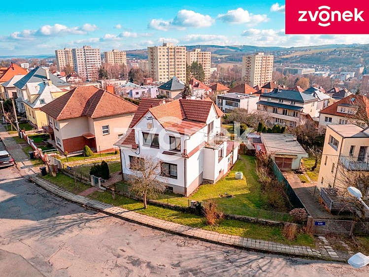 Prodej rodinného domu 214 m², pozemek 449 m² - foto 1