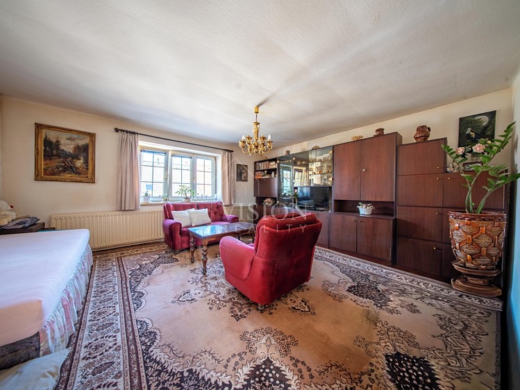 Prodej rodinného domu 260 m², pozemek 151 m² - foto 4