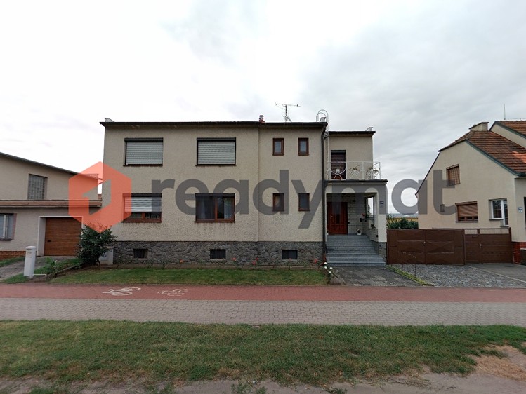 Prodej podílu 1/6 rodinného domu 270 m², pozemek 554 m² - foto 1