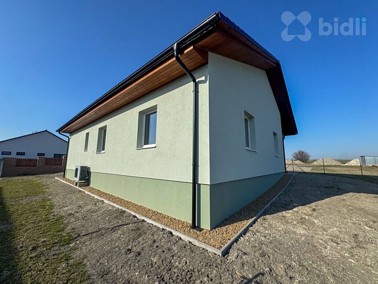 Prodej  rodinného domu 140 m², pozemek 855 m² - foto 3