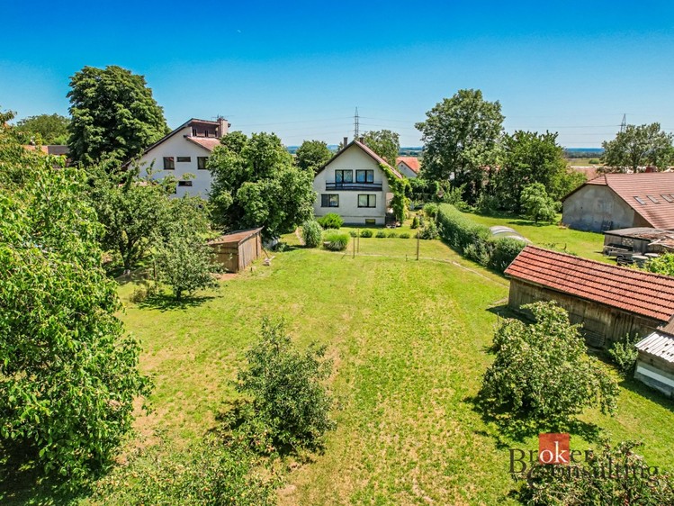 Prodej rodinného domu 240 m², pozemek 1 860 m² - foto 2