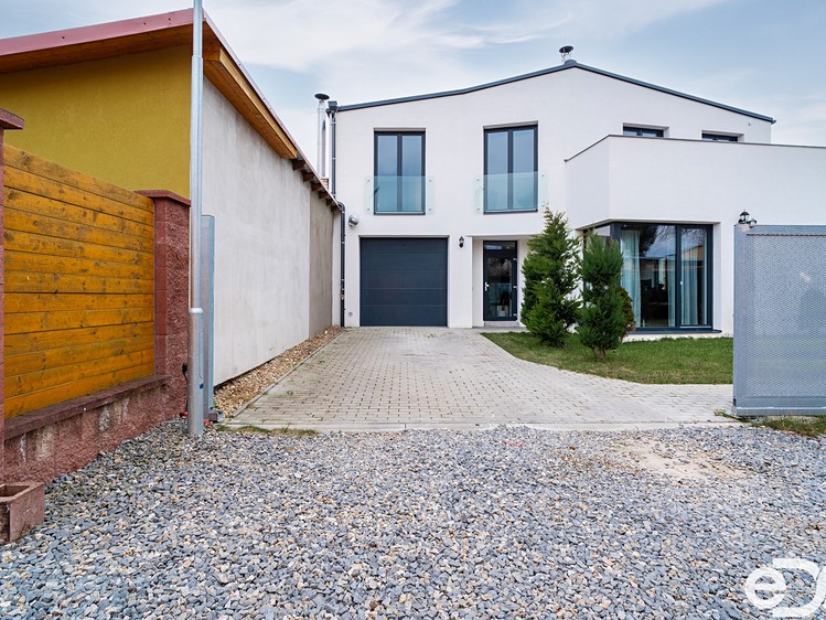 Prodej rodinného domu 141 m², pozemek 308 m² - foto 7