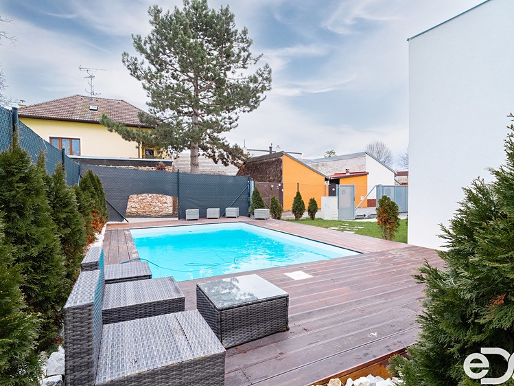 Prodej rodinného domu 141 m², pozemek 308 m² - foto 6