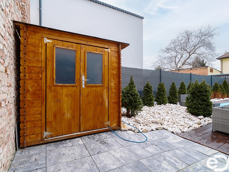 Prodej rodinného domu 141 m², pozemek 308 m² - foto 8