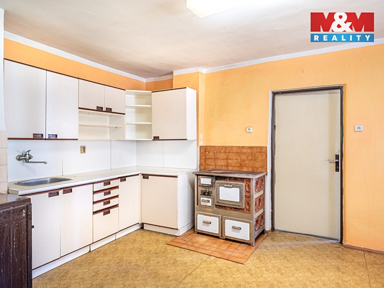Prodej rodinného domu 122 m², pozemek 230 m² - foto 2