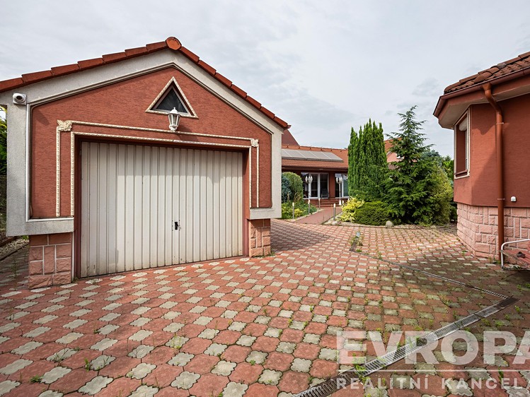 Prodej  vícegeneračního domu 220 m², pozemek 1 333 m² - foto 3