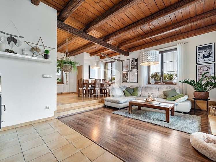 Prodej rodinného domu 280 m², pozemek 831 m² - foto 7