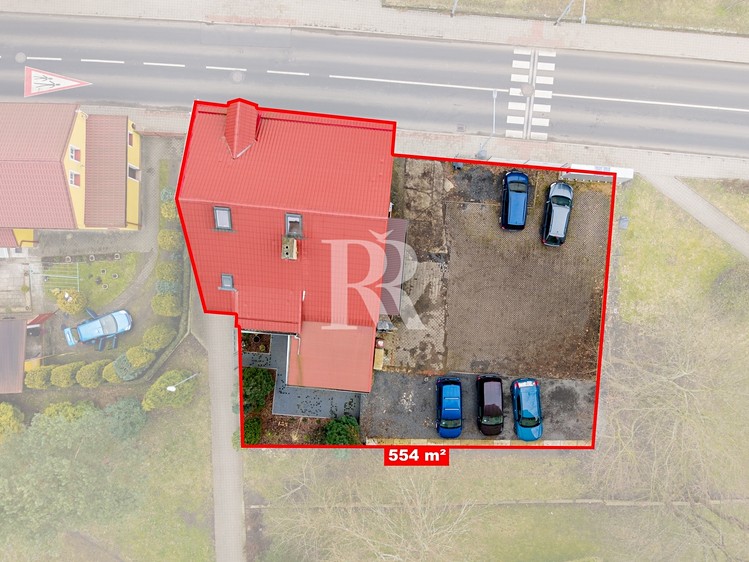Prodej rodinného domu 347 m², pozemek 554 m² - foto 3