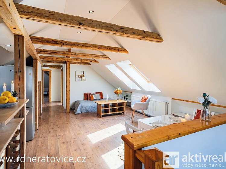 Prodej rodinného domu 228 m², pozemek 583 m² - foto 3