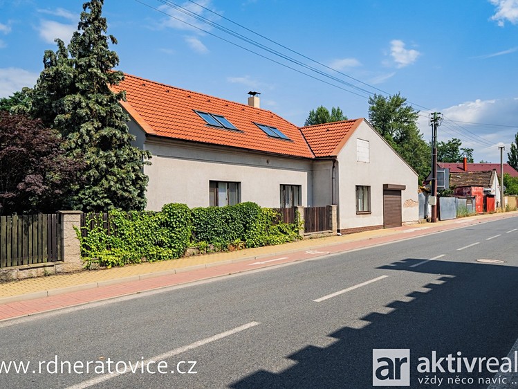 Prodej rodinného domu 228 m², pozemek 583 m² - foto 2