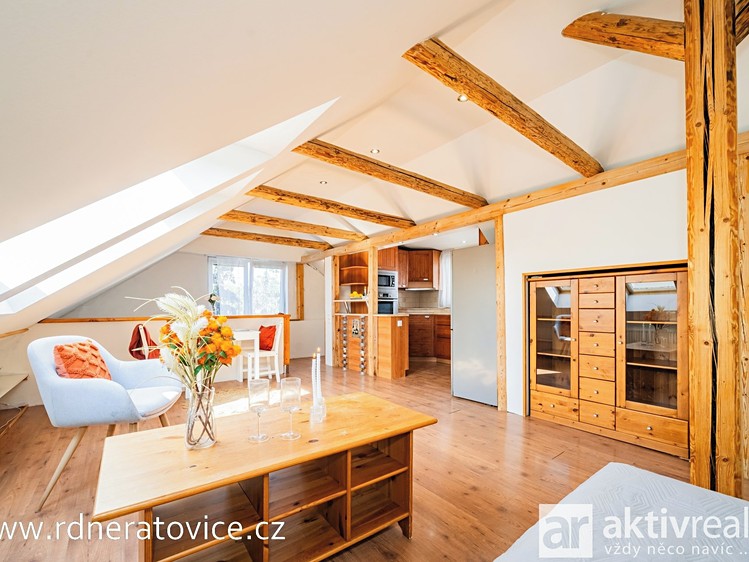 Prodej rodinného domu 228 m², pozemek 583 m² - foto 1