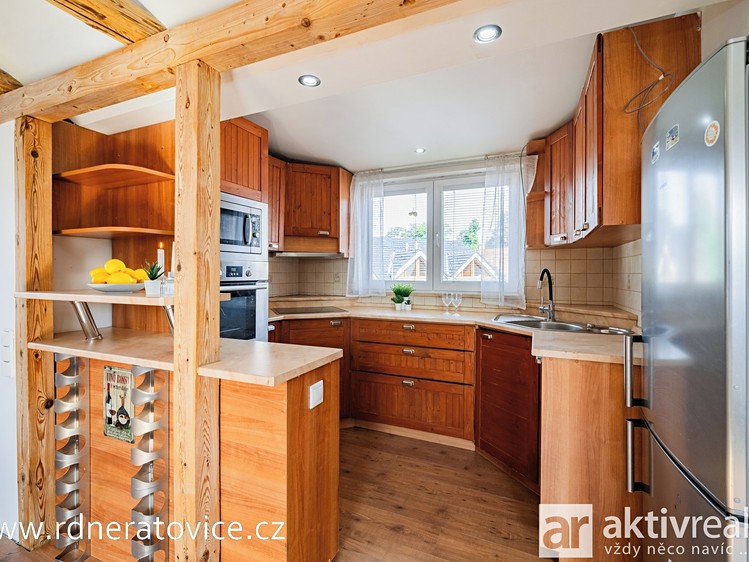 Prodej rodinného domu 228 m², pozemek 583 m² - foto 6