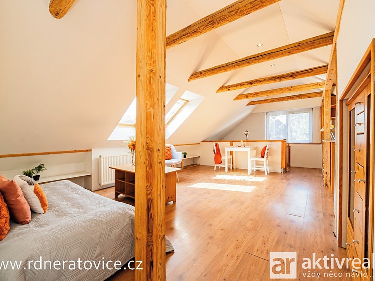 Prodej rodinného domu 228 m², pozemek 583 m² - foto 8