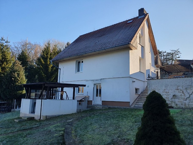 Prodej rodinného domu 140 m², pozemek 1 412 m² - foto 2