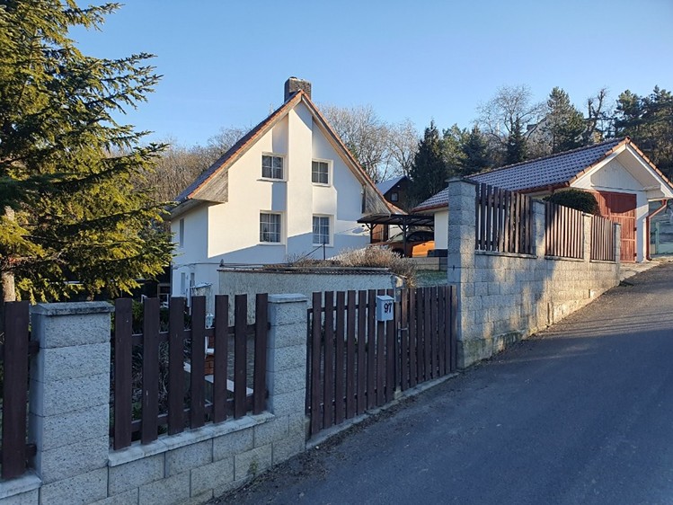 Prodej rodinného domu 140 m², pozemek 1 412 m² - foto 1