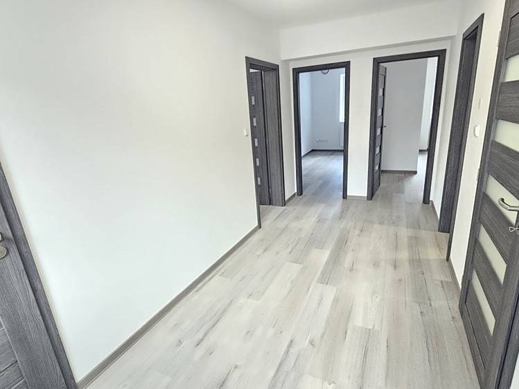 Prodej rodinného domu 272 m², pozemek 1 368 m² - foto 7