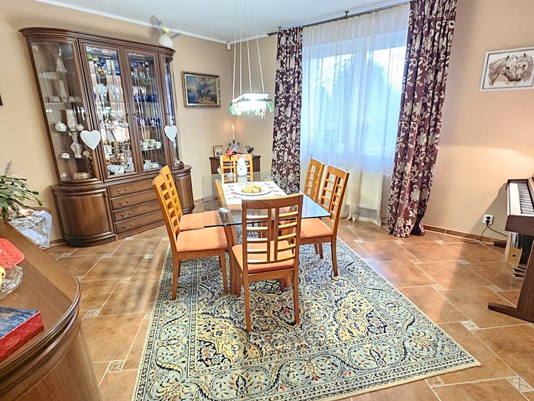 Prodej rodinného domu 261 m², pozemek 799 m² - foto 7