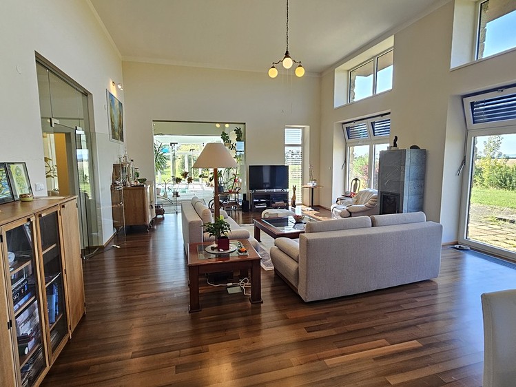 Prodej  vily 938 m², pozemek 9 445 m² - foto 5