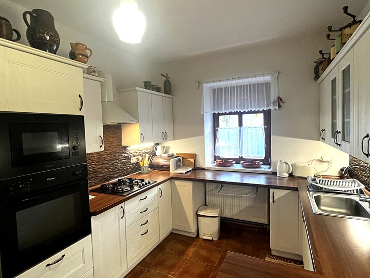 Prodej rodinného domu 300 m², pozemek 4 658 m² - foto 7