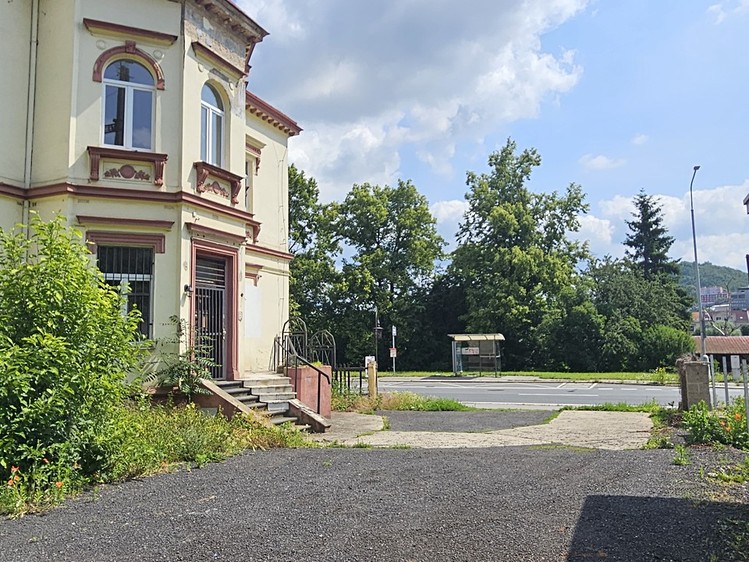 Prodej rodinného domu 573 m², pozemek 573 m² - foto 3