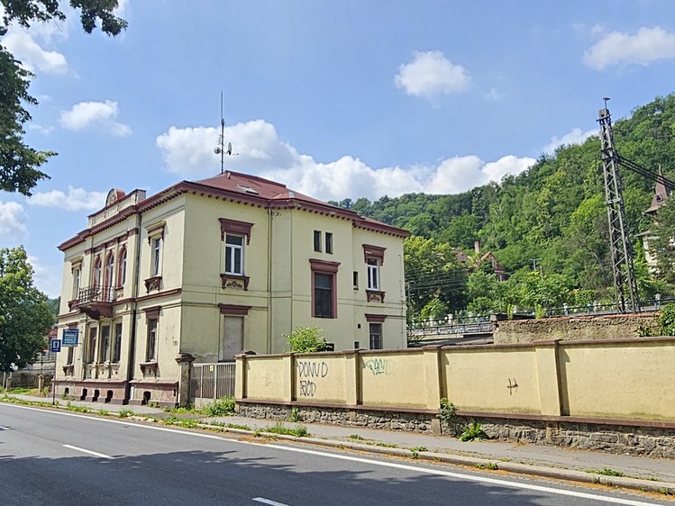 Prodej rodinného domu 573 m², pozemek 573 m² - foto 5