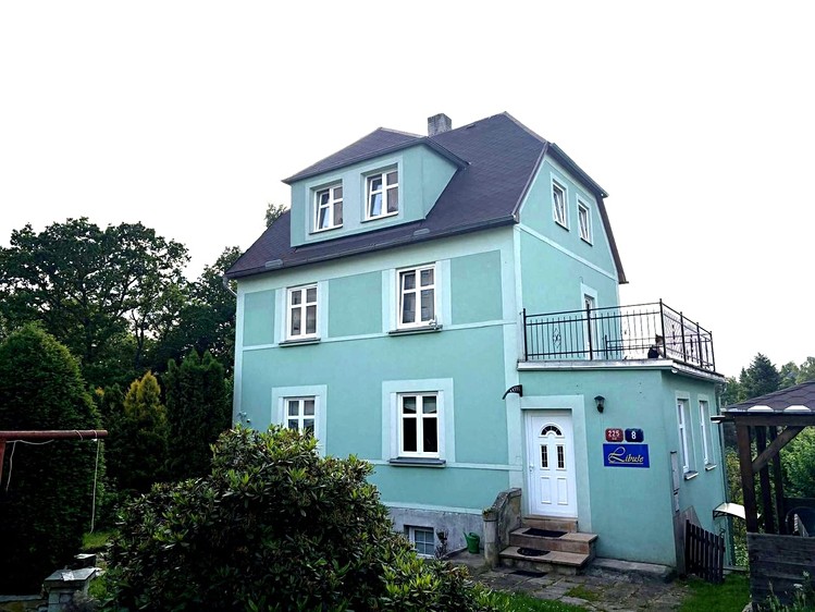 Prodej rodinného domu 250 m², pozemek 1 172 m² - foto 1