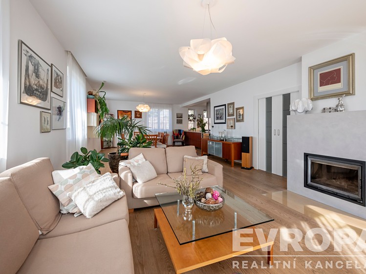 Prodej  rodinného domu 363 m², pozemek 972 m² - foto 6