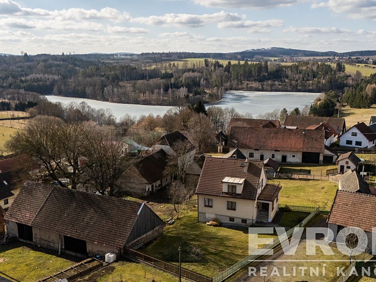 Prodej  rodinného domu 263 m², pozemek 1 178 m² - foto 3