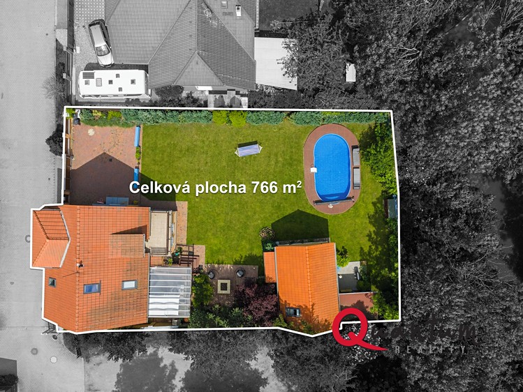 Prodej rodinného domu 279 m², pozemek 766 m² - foto 4